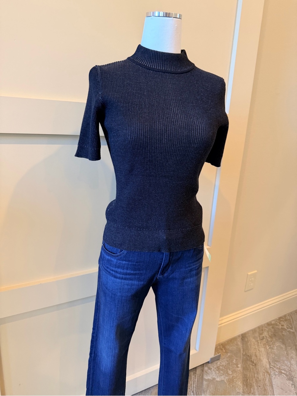 John + Jenn Black Ribbed Mock Neck Short Sleeve Top
